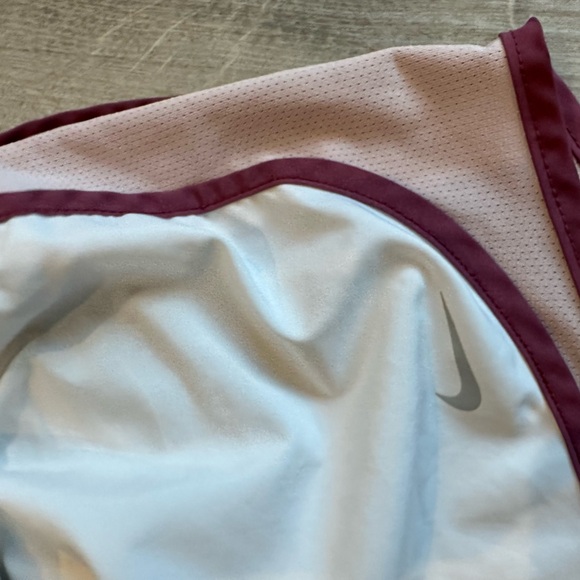 Nike Dri-FIT Tempo Running Shorts Women’s Small White Maroon - Picture 3 of 6